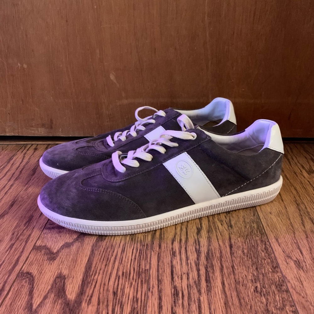 Modern Fiction Metaphor Sneaker